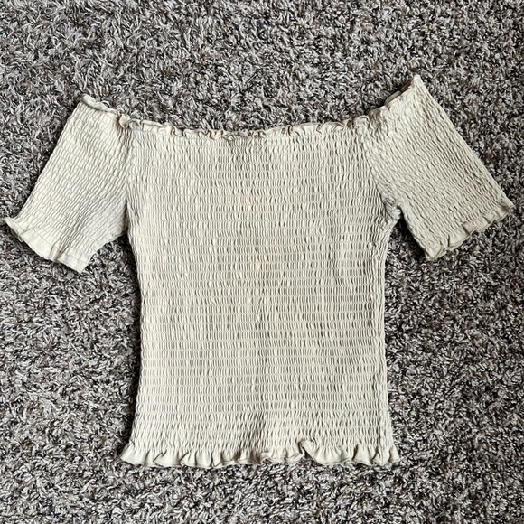 H&M Cream Off-Shoulder Smocked Crop Top - Picture 1 of 8